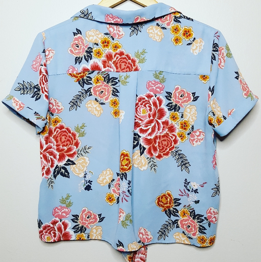 Floral Button Up Blouse - Picture 2 of 5